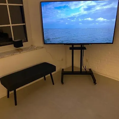 Hof Busen Malibu בית נופש